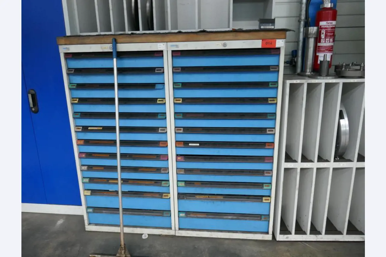 Machines d'un sous-traitant automobile-1