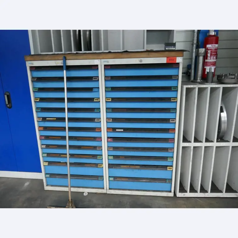 Machines d'un sous-traitant automobile-1