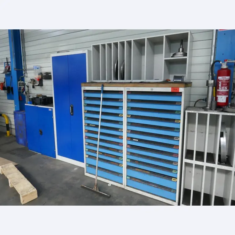 Machines d'un sous-traitant automobile-3