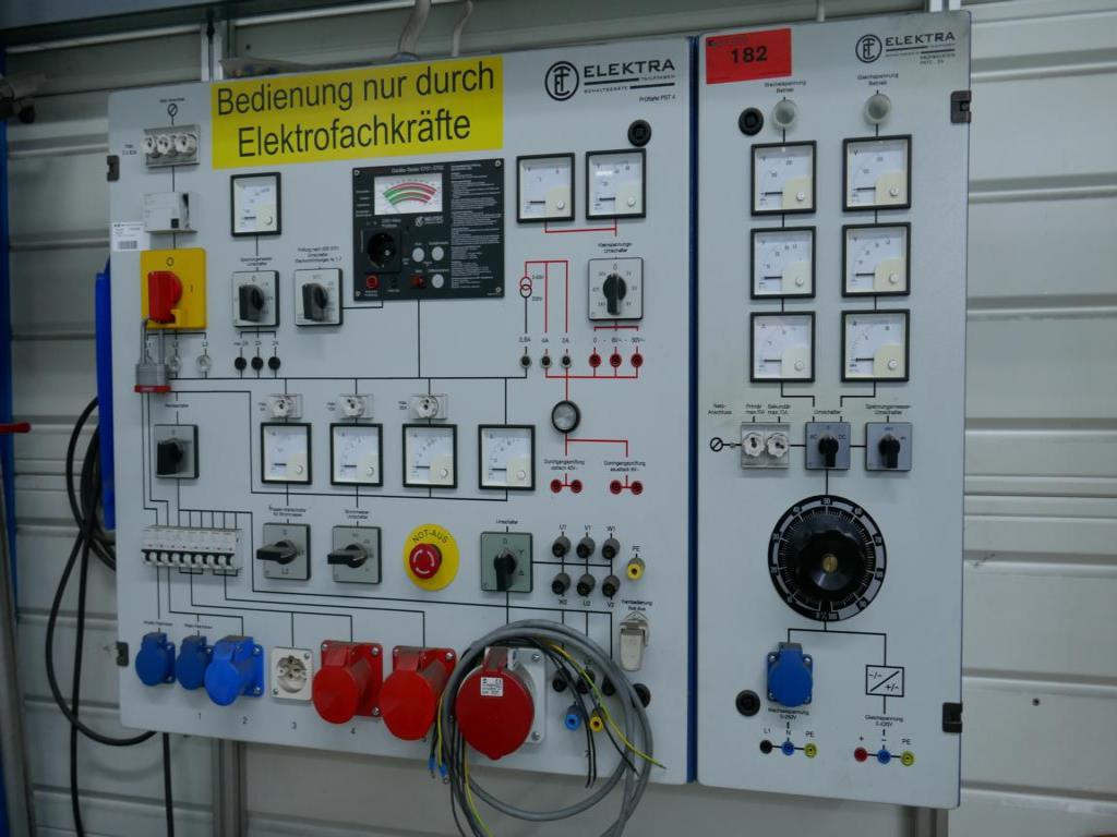 Máquinas de um fornecedor do sector automóvel-1