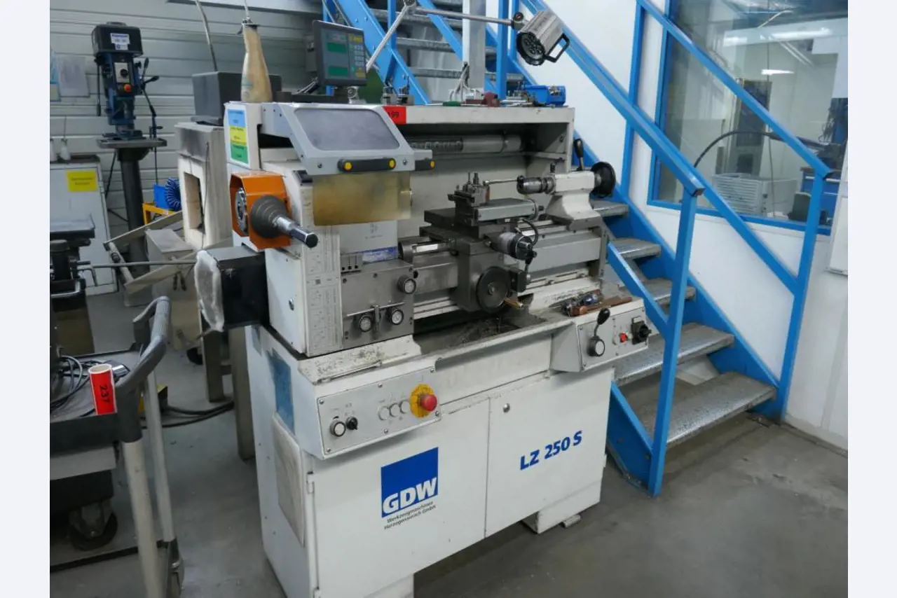 Maschinen eines Automobilzulieferers-2