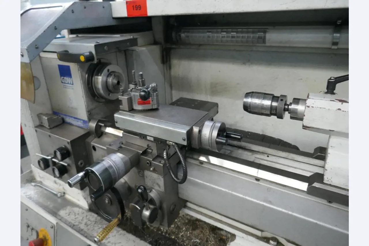 Maschinen eines Automobilzulieferers-4