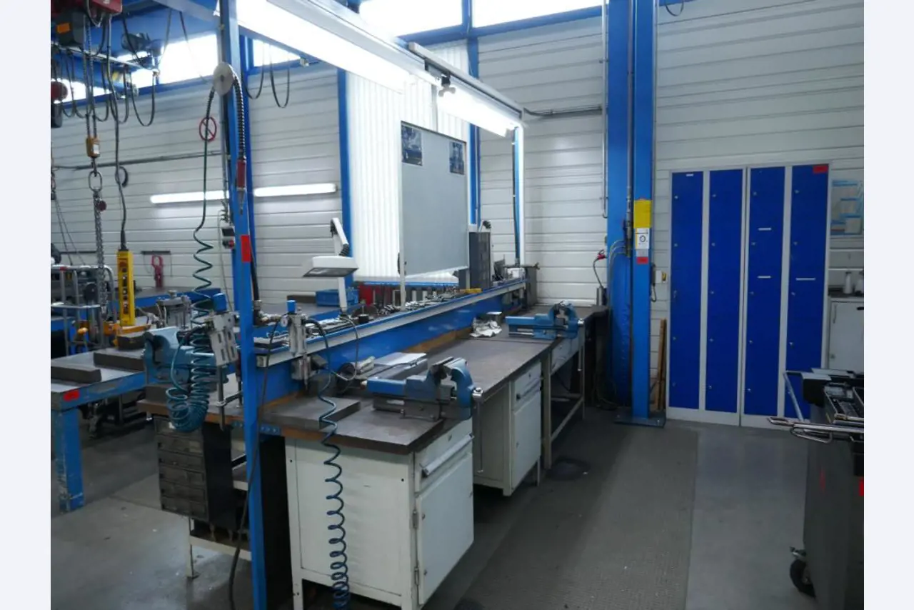 Machines d'un sous-traitant automobile-2