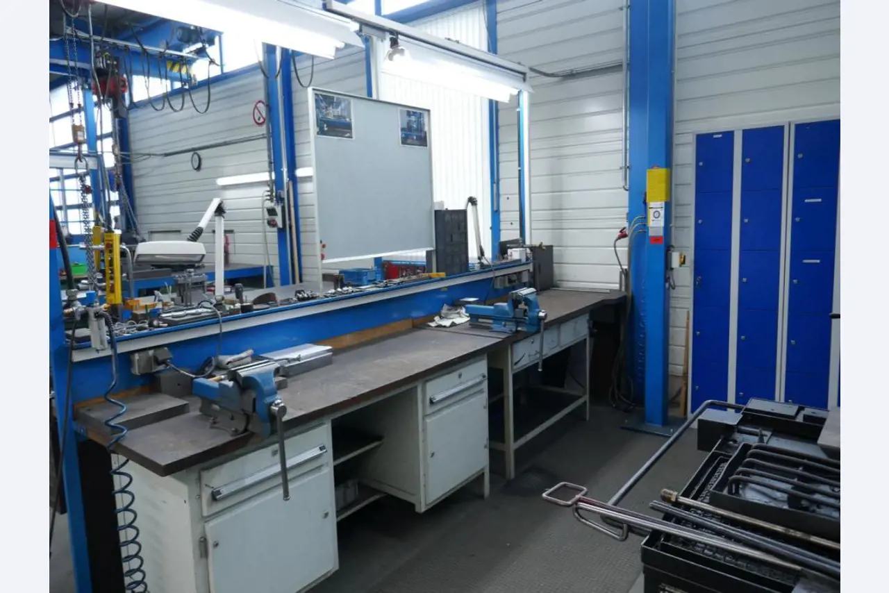 Machines d'un sous-traitant automobile-3