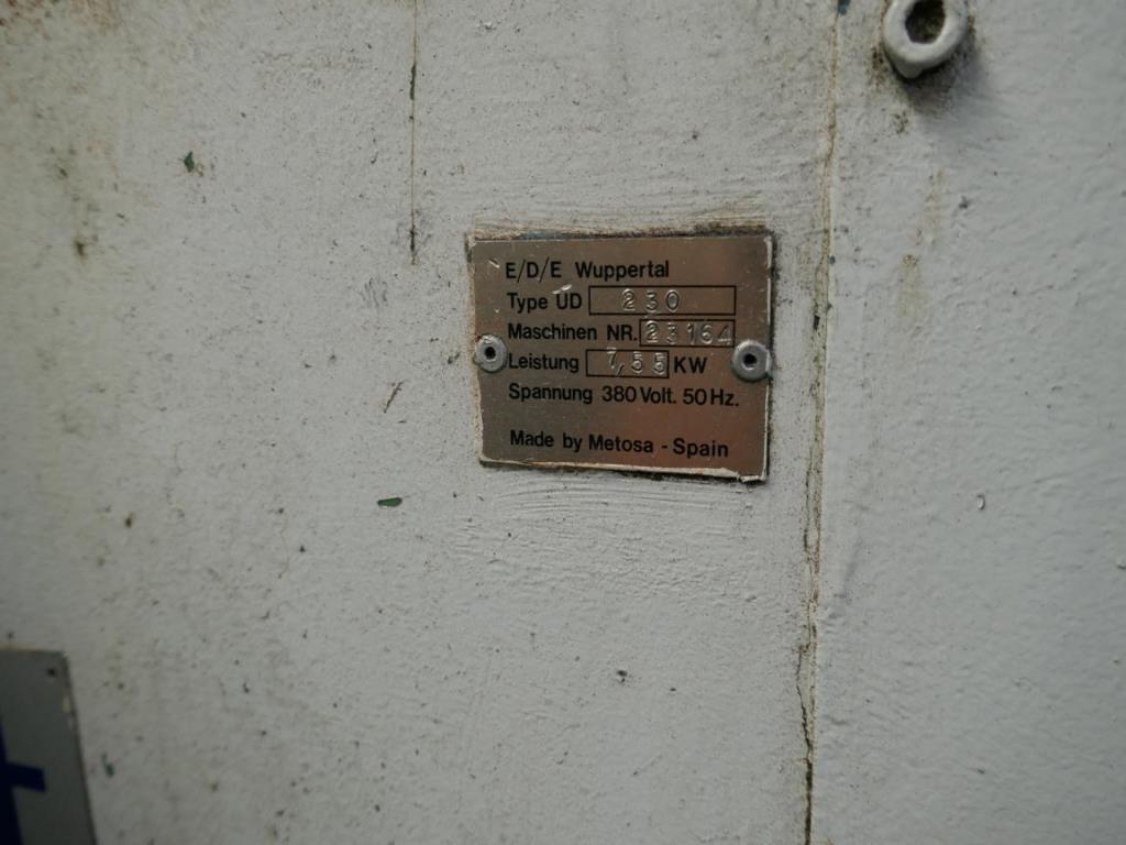 Máquinas de um fornecedor do sector automóvel-2