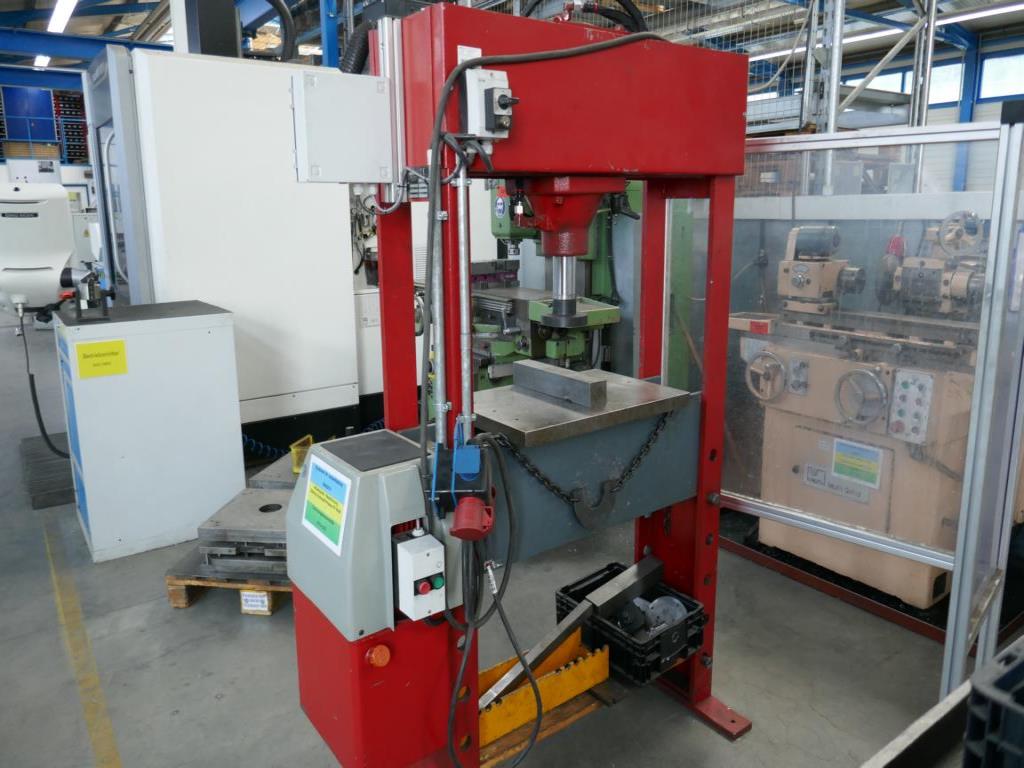 Máquinas de um fornecedor do sector automóvel-2