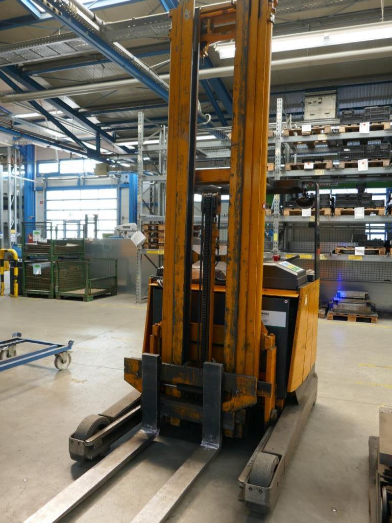 Máquinas de um fornecedor do sector automóvel-5