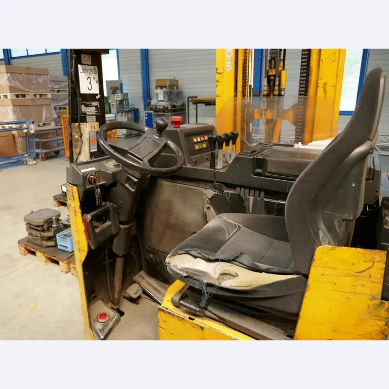 Machines d'un sous-traitant automobile-7