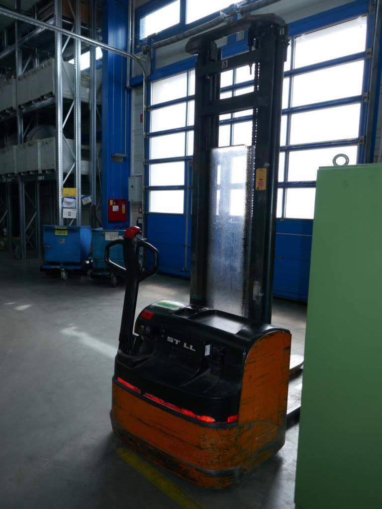 Máquinas de um fornecedor do sector automóvel-5