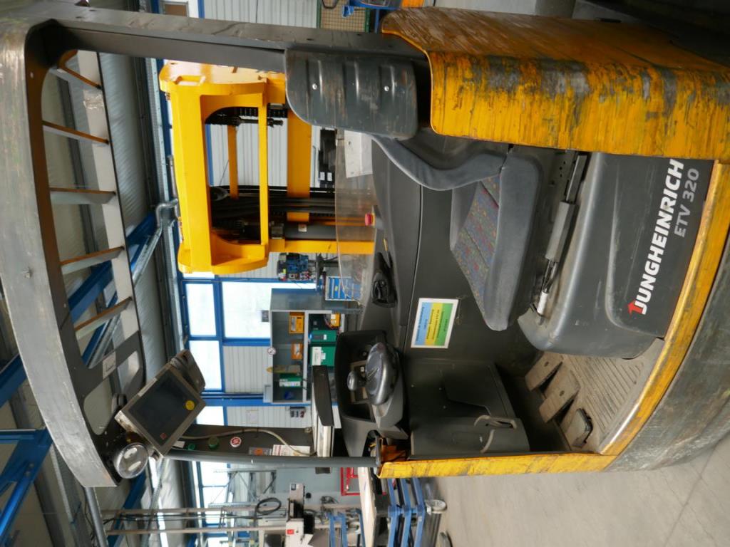 Máquinas de um fornecedor do sector automóvel-2