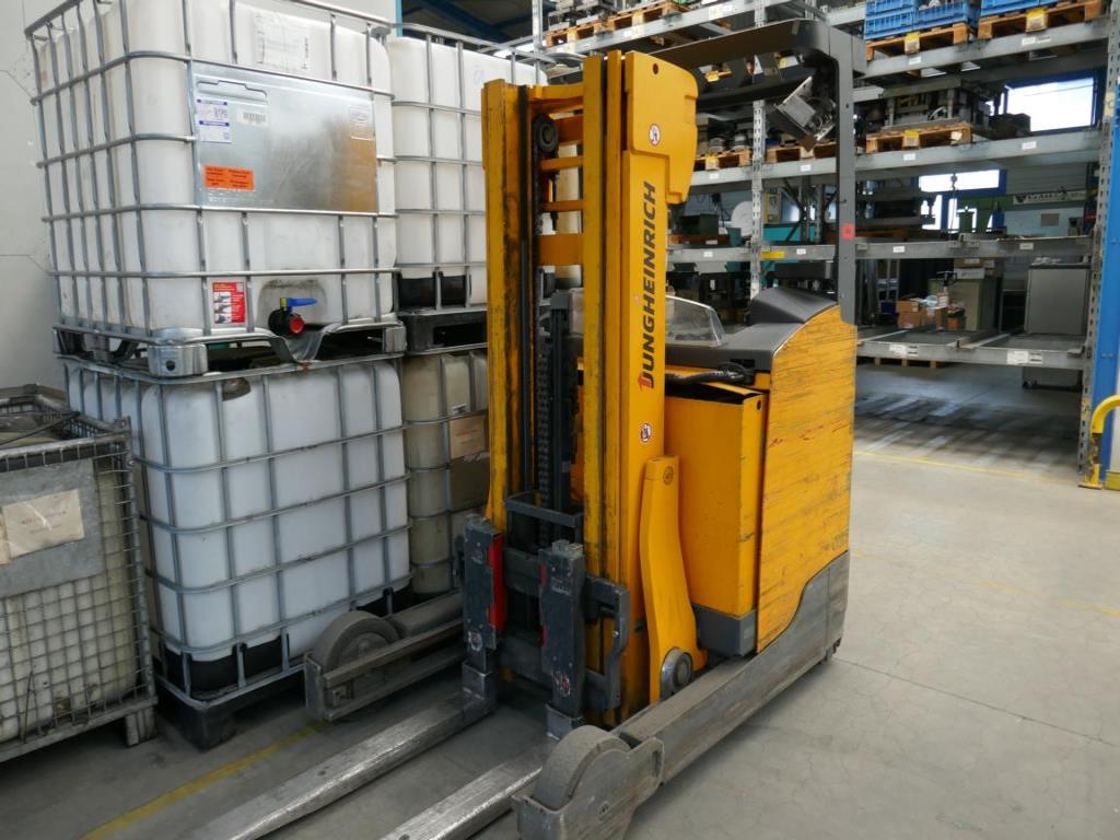 Máquinas de um fornecedor do sector automóvel-7