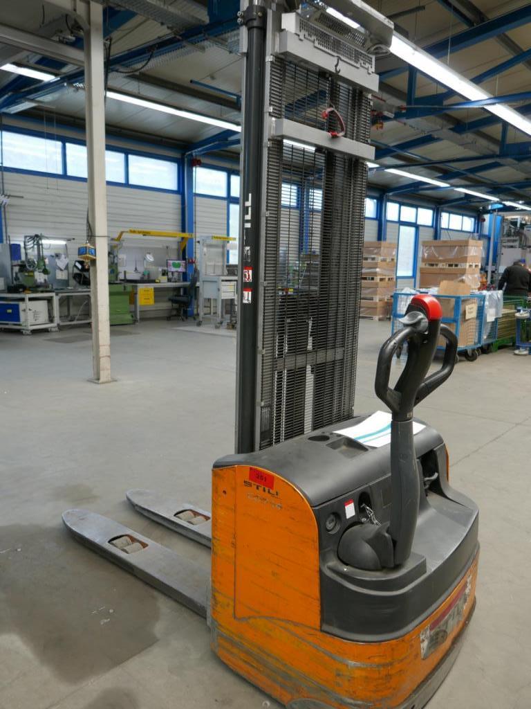 Máquinas de um fornecedor do sector automóvel-6