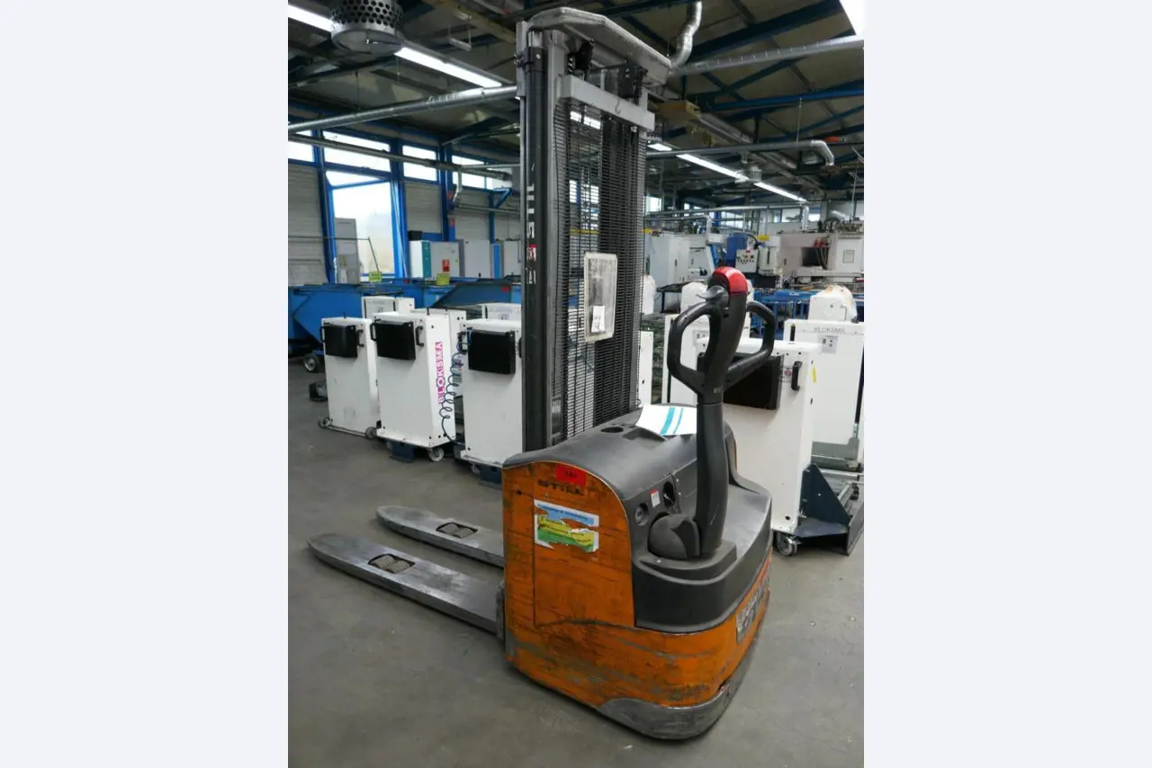 Stroje dodavatele pro automobilový průmysl-1