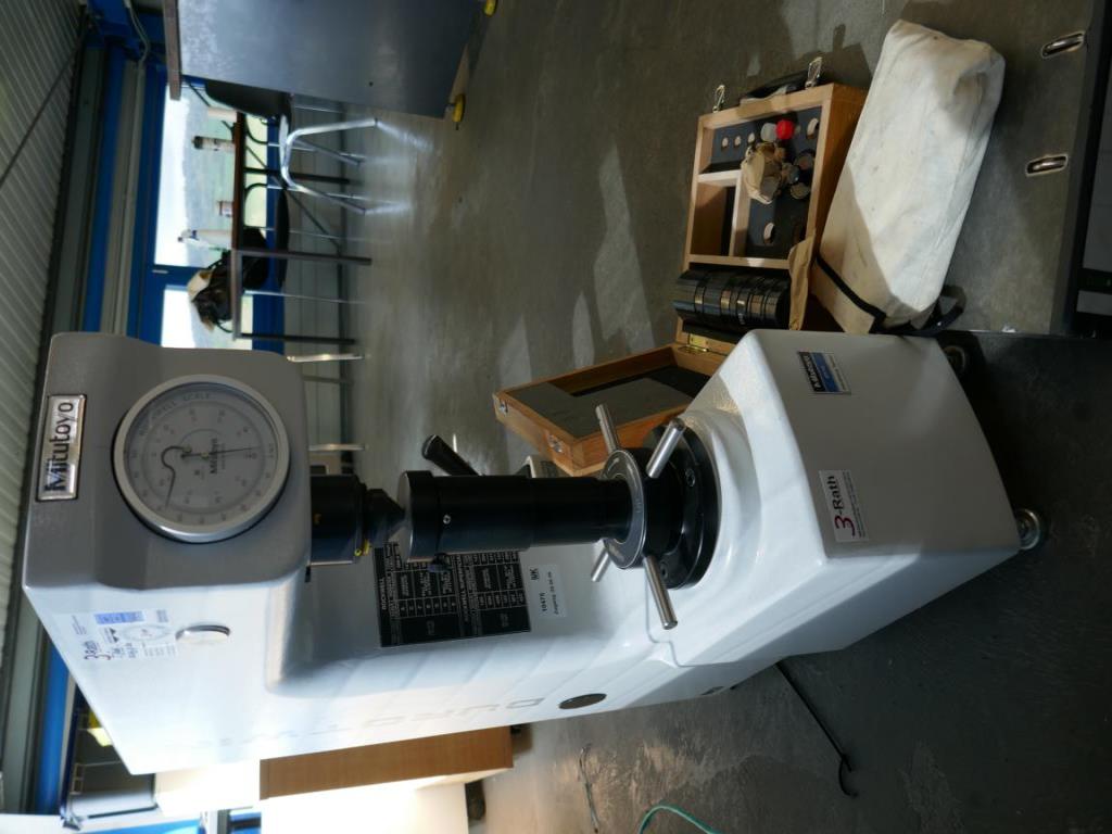 Máquinas de um fornecedor do sector automóvel-4