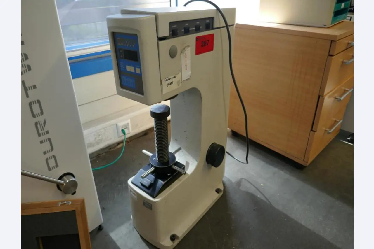 Machines d'un sous-traitant automobile-1