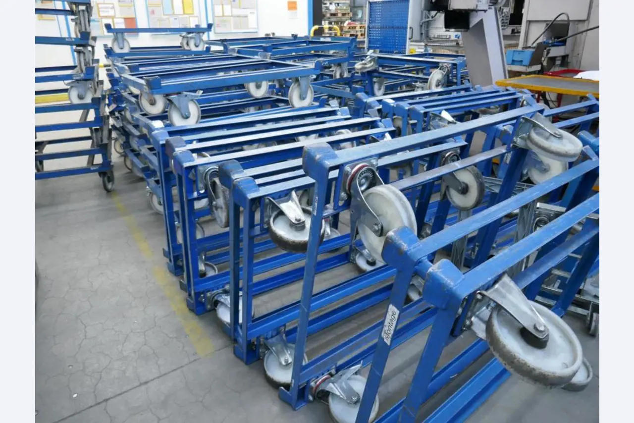 Stroje dodavatele pro automobilový průmysl-6