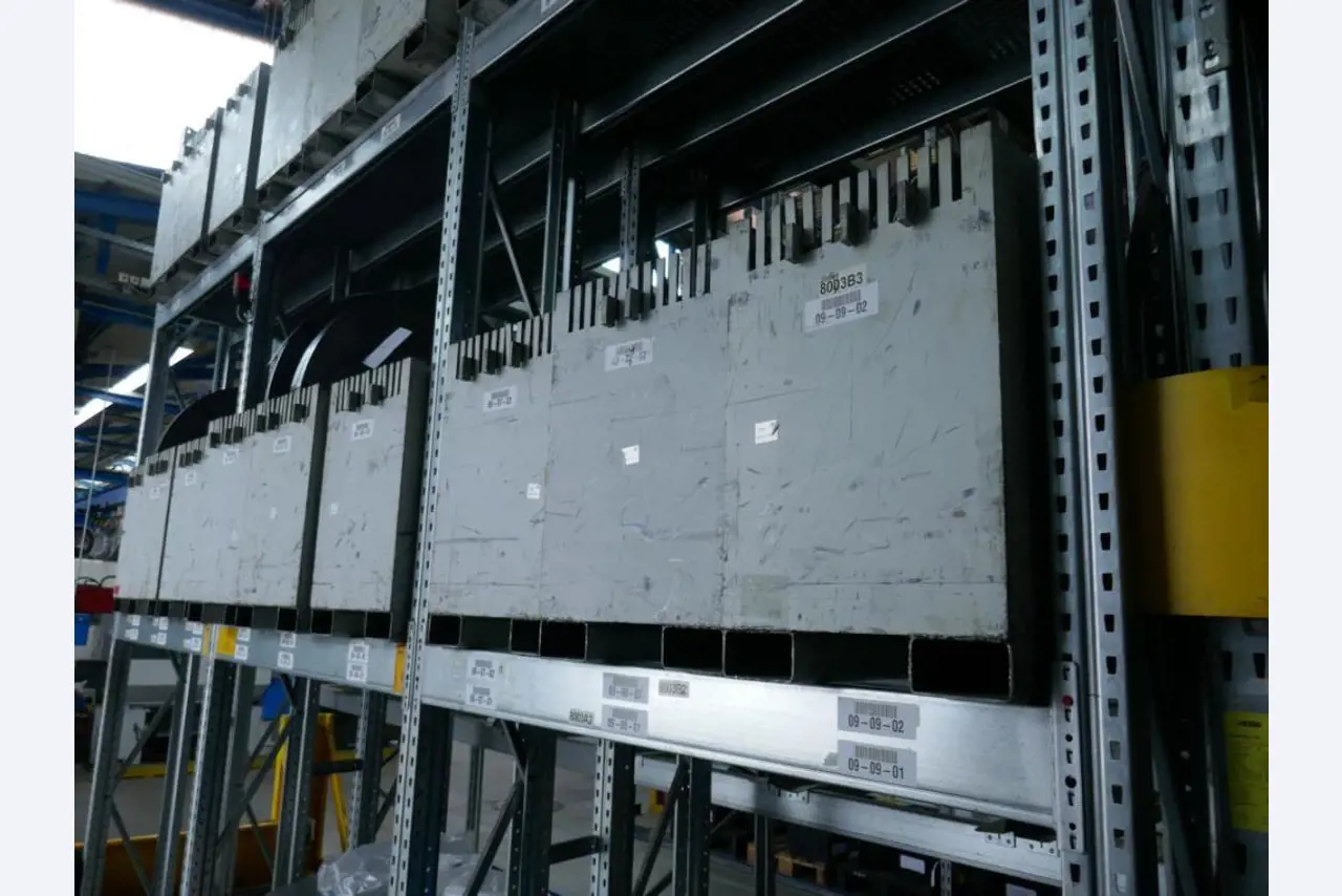 Machines d'un sous-traitant automobile-3