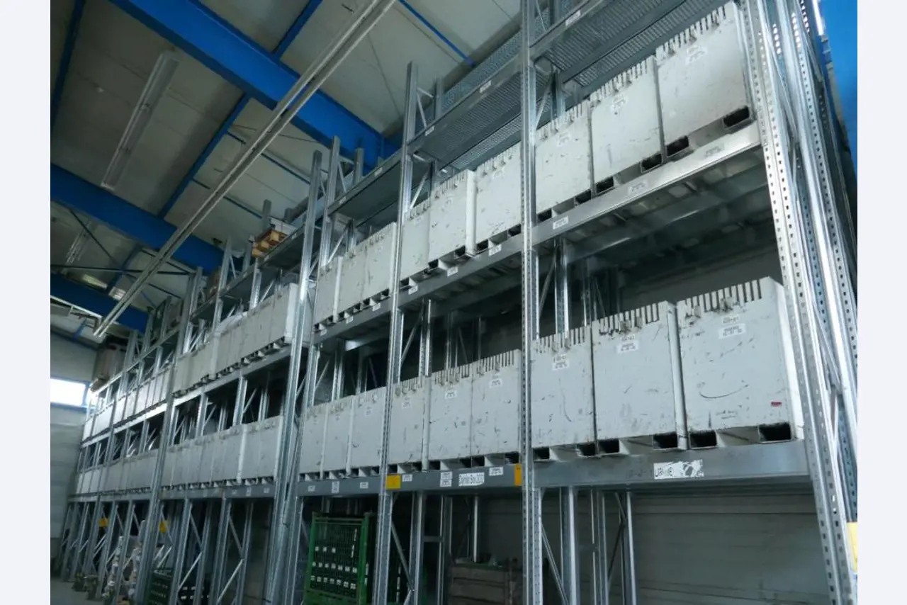 Machines d'un sous-traitant automobile-4