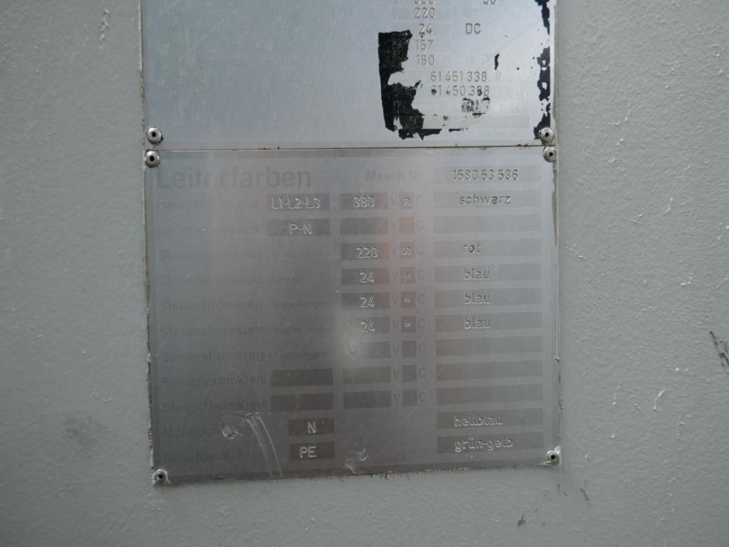 Máquinas de um fornecedor do sector automóvel-4