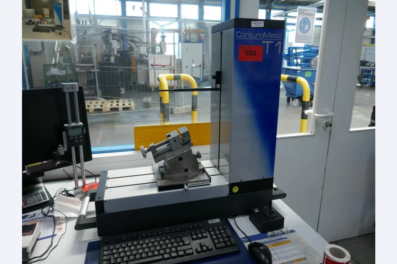 Maschinen eines Automobilzulieferers-1