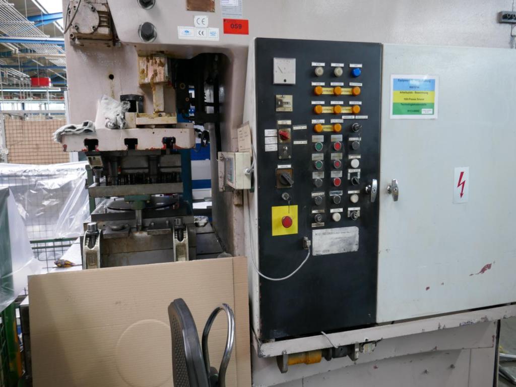 Máquinas de um fornecedor do sector automóvel-3