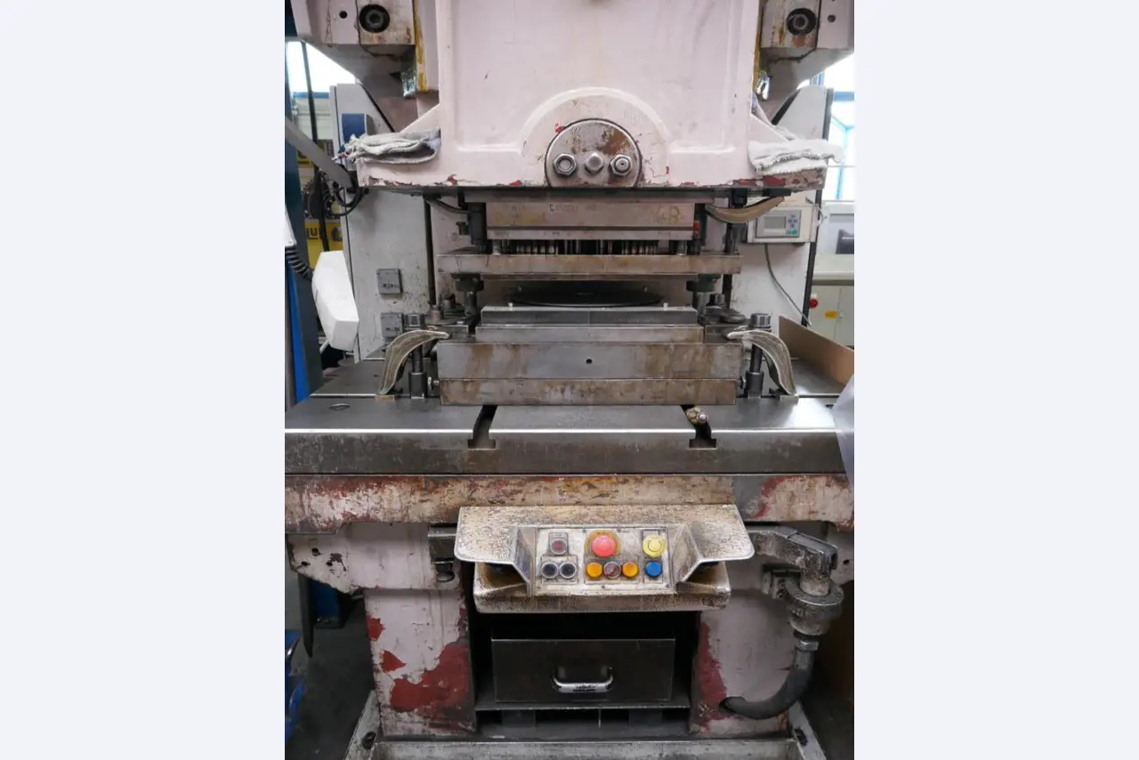 Maschinen eines Automobilzulieferers-5