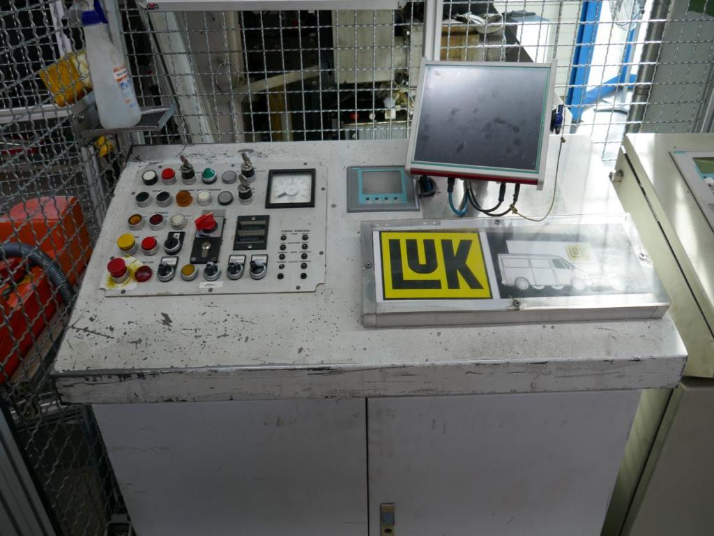 Máquinas de um fornecedor do sector automóvel-10