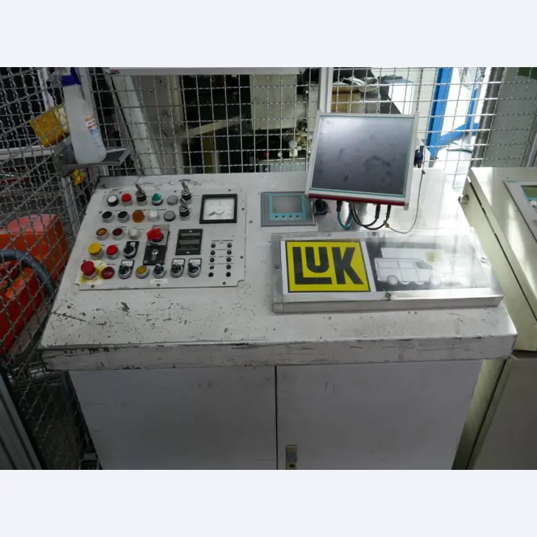 Maschinen eines Automobilzulieferers-10