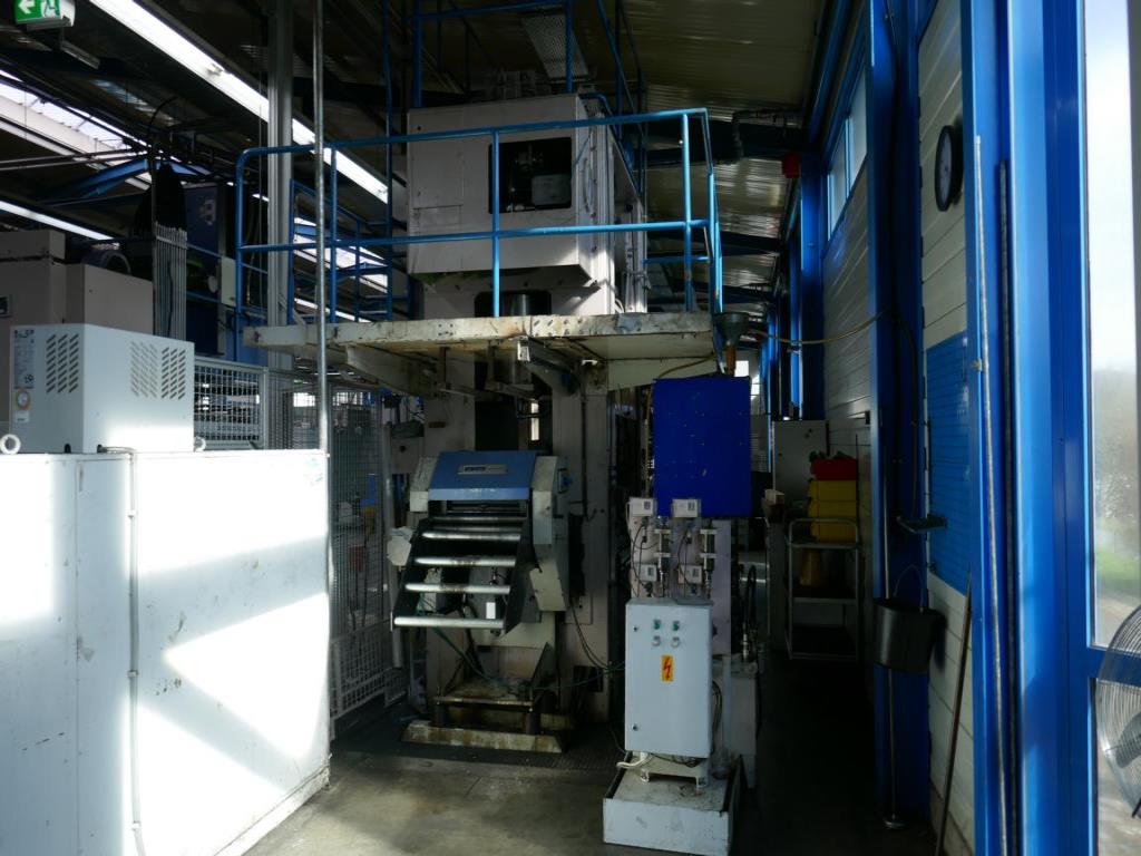 Máquinas de um fornecedor do sector automóvel-5