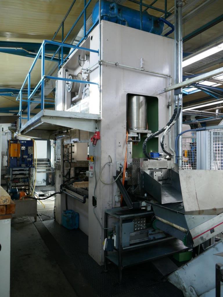 Máquinas de um fornecedor do sector automóvel-6