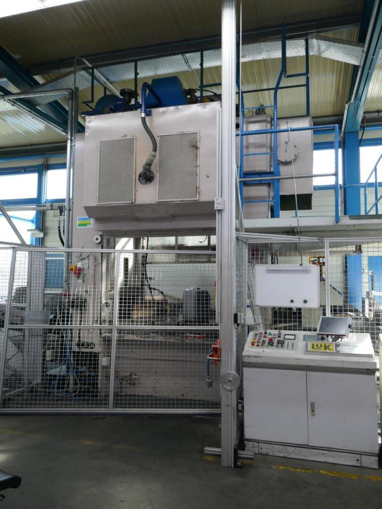 Máquinas de um fornecedor do sector automóvel-9