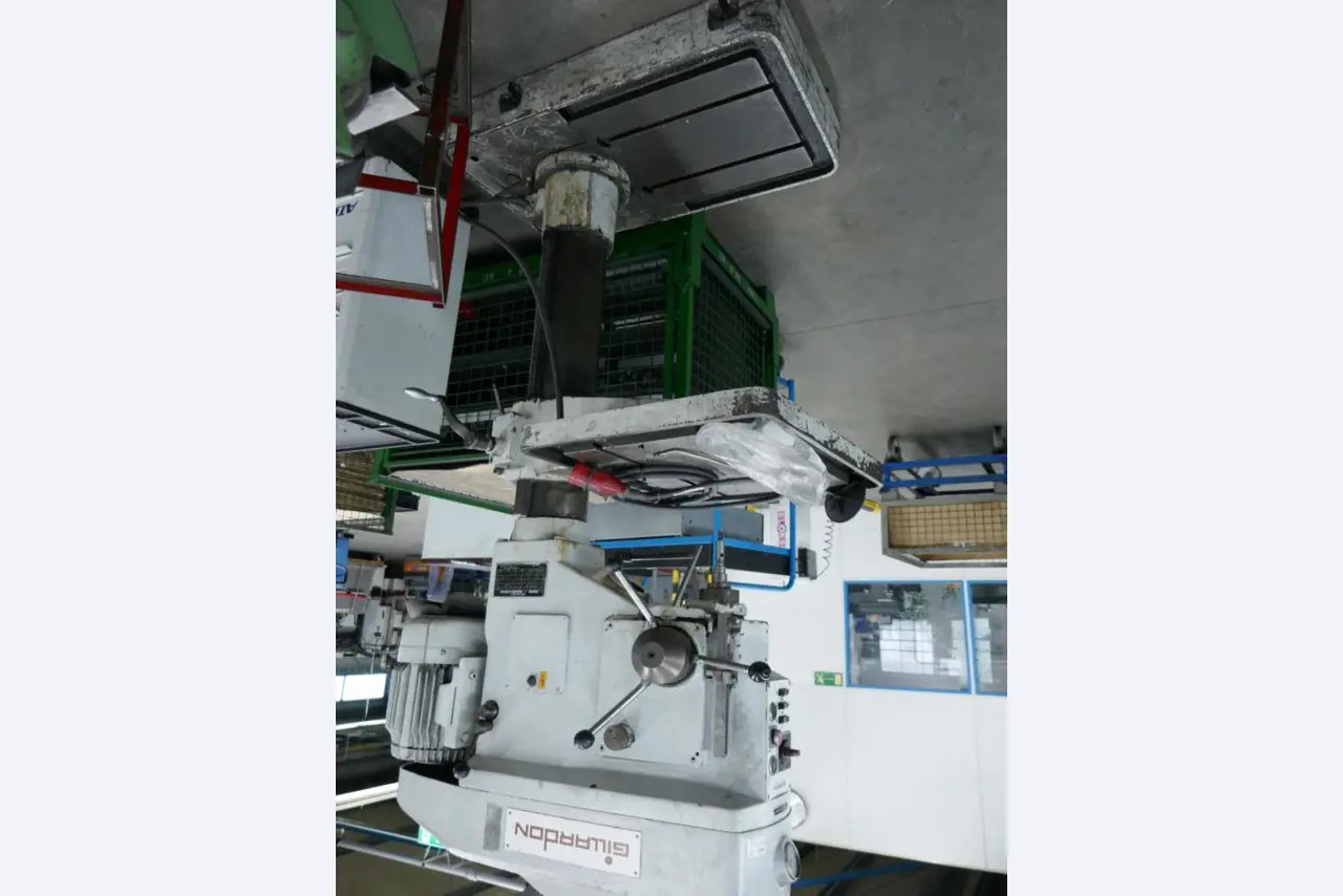 Machines d'un sous-traitant automobile-2