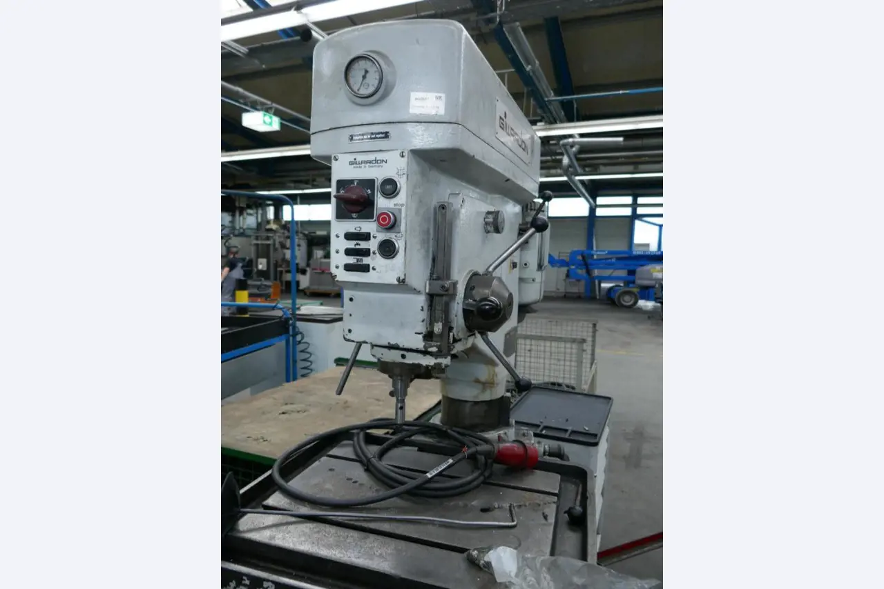 Machines d'un sous-traitant automobile-3