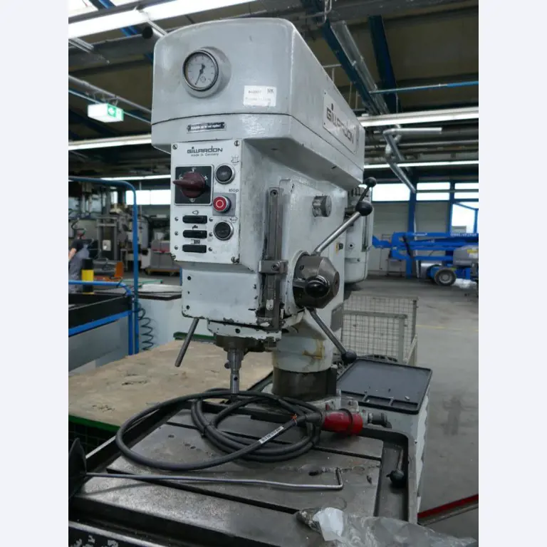 Machines d'un sous-traitant automobile-3