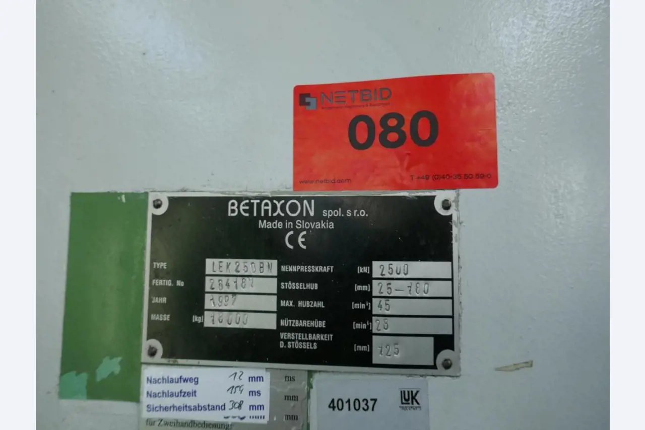 Machines d'un sous-traitant automobile-2