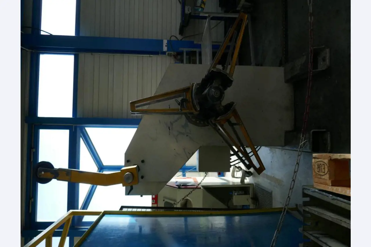 Machines d'un sous-traitant automobile-4