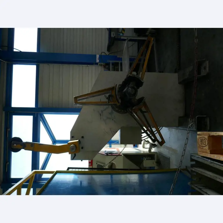 Machines d'un sous-traitant automobile-4