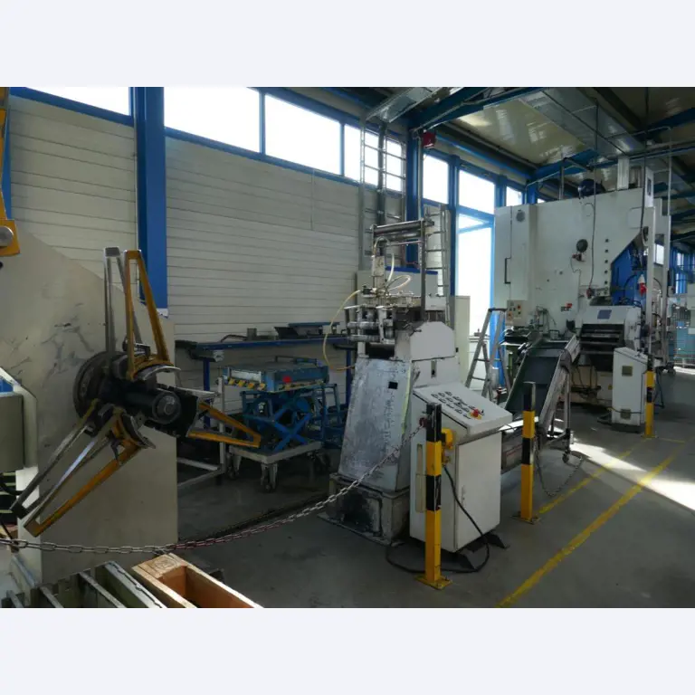 Machines d'un sous-traitant automobile-9