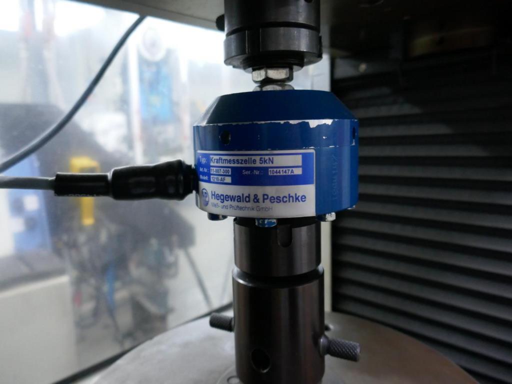 Máquinas de um fornecedor do sector automóvel-2