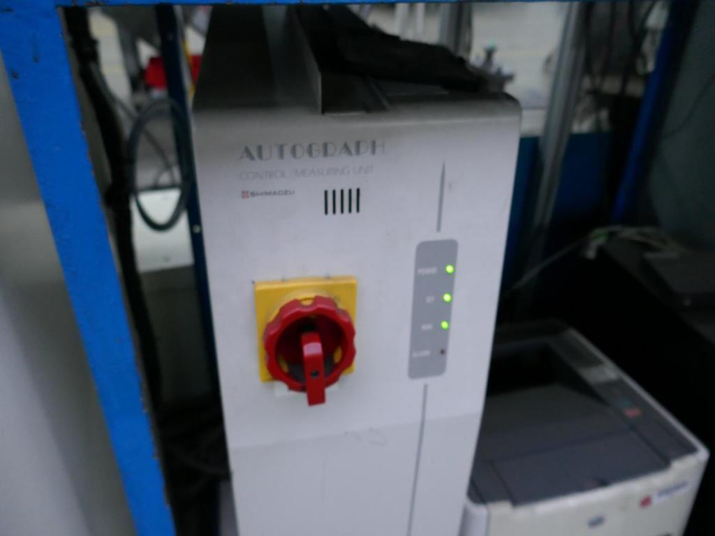 Máquinas de um fornecedor do sector automóvel-3