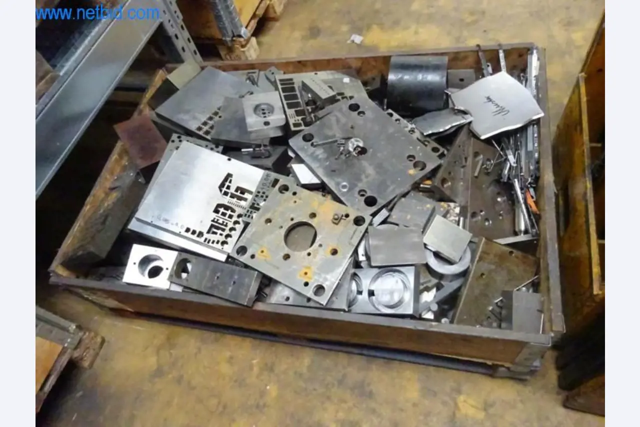 Stroje na výrobu forem-11