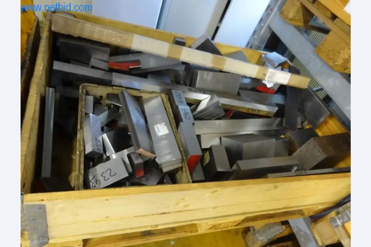 Stroje na výrobu forem-14