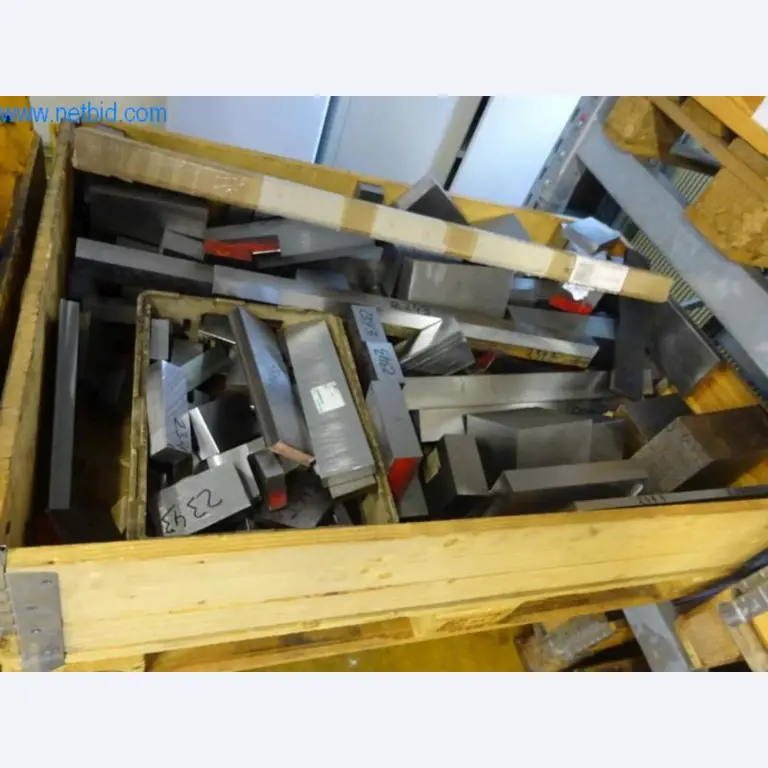 Stroje na výrobu forem-14