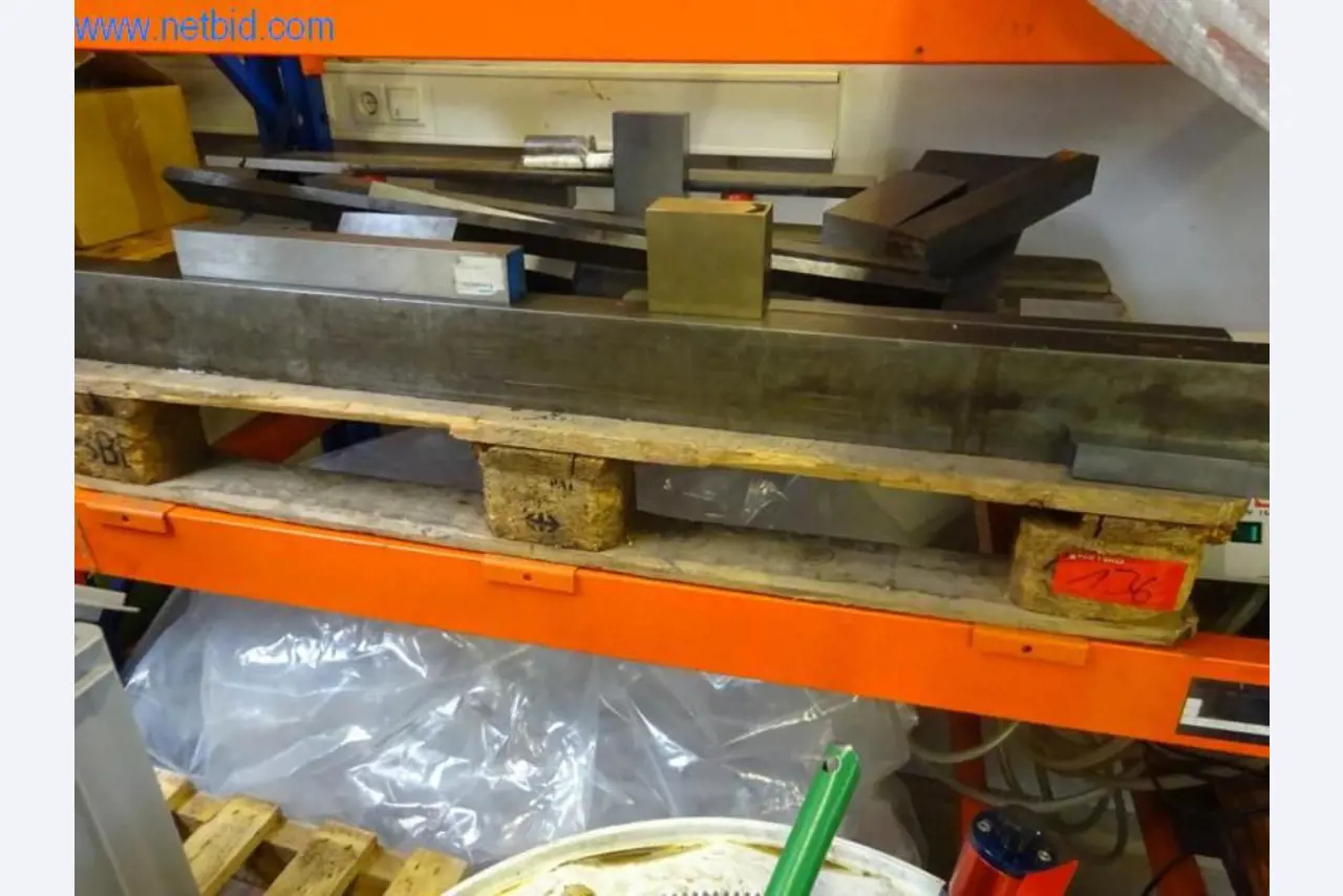 Stroje na výrobu forem-8