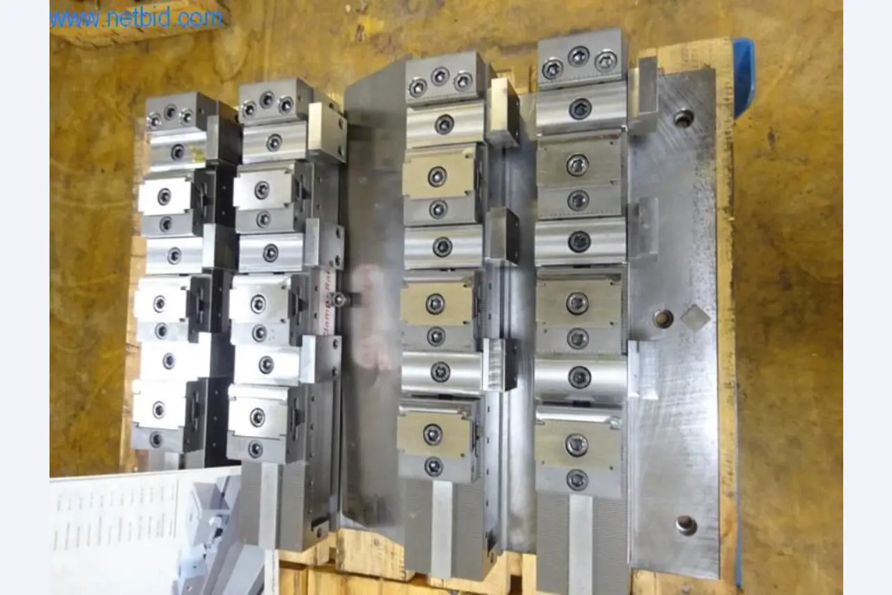 Stroje na výrobu forem-1