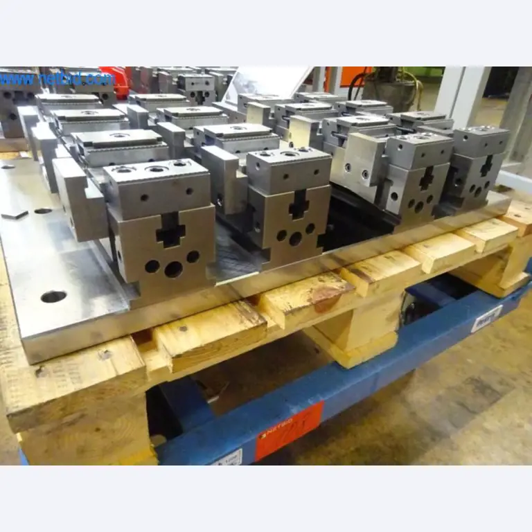 Stroje na výrobu forem-3