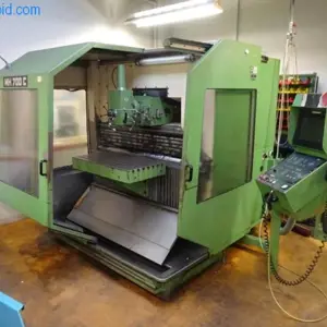 3-Achs-CNC-Werkzeugfräsmaschine Maho MH700C