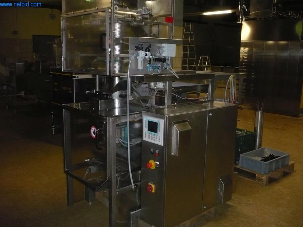 Pekařské stroje ve velké pekárně-2