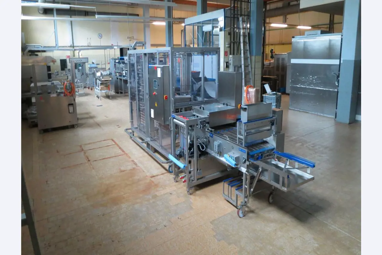 Bakery machines of a large bakery -3