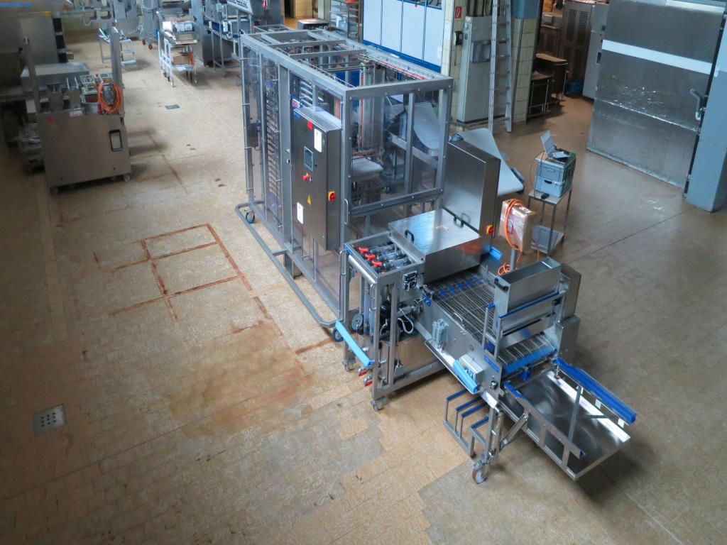 Pekařské stroje ve velké pekárně-4